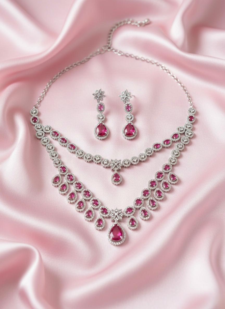 The Royal Heritage Tiered Set